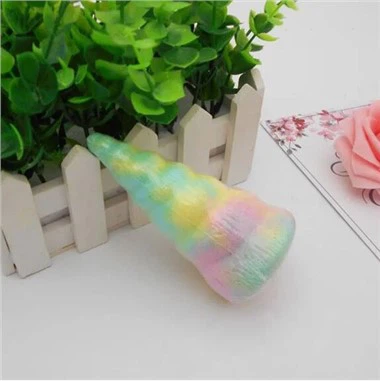 Grote magische eenhoorn horm badbom